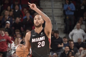 GA黄金甲官方网站-效率很高！李凯尔6投4中拿到10分4篮板3助攻1抢断 正负值+14