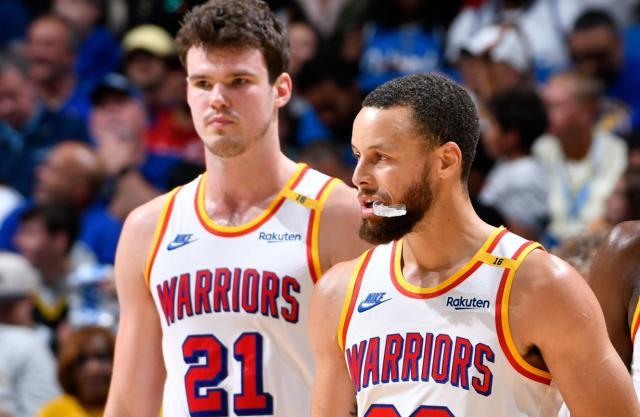 GA黄金甲平台-三分全队最准超库里！勇士捡漏2米13菜鸟高炮真香