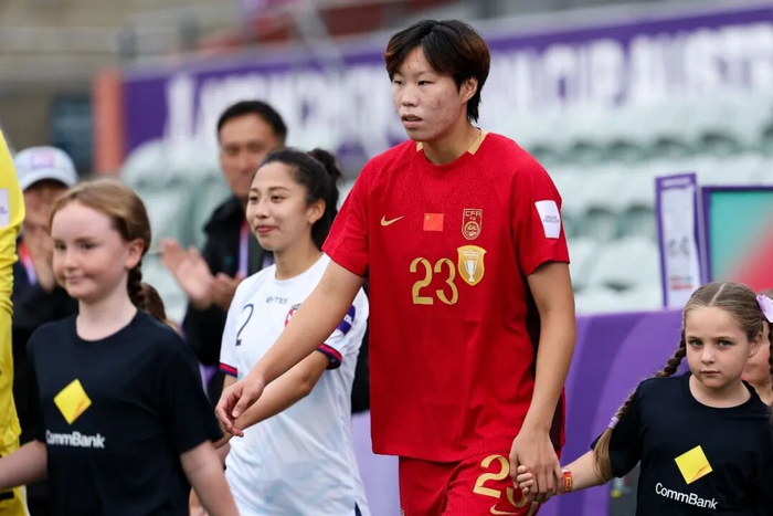 GA黄金甲平台-花开两朵，同心逐梦——双胞胎姐妹邵子钦、邵子嘉的这些年|邵敏|足球|女足亚洲杯|巴西女足|中国女足_新浪体育_新浪新闻