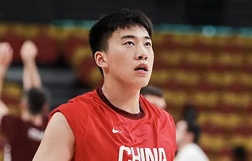 GA黄金甲登录入口-博主：王俊杰依然是中国男篮4号位无代餐，今晚手感差点意思